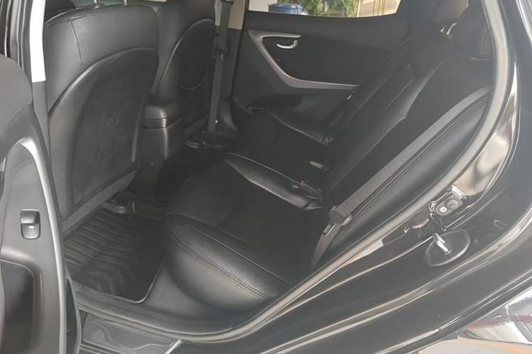 Used Hyundai Elantra (5th Generation / Langdong) 2015 1.6L Automatic Leading Model Left Rear Seat