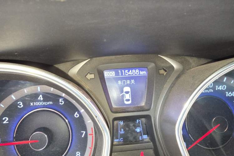 Used Hyundai Elantra (5th Generation / Langdong) 2015 1.6L Manual Leading Model Odometer Close Up