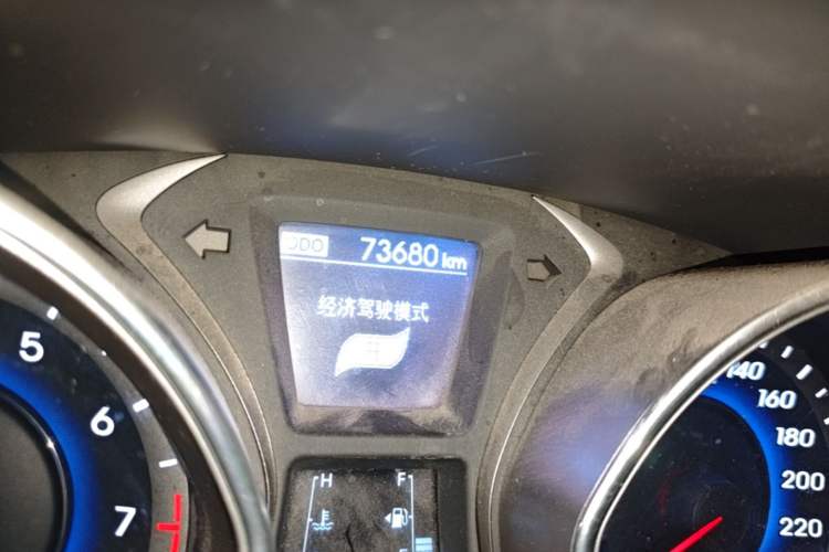 Used Hyundai Elantra (5th Generation / Langdong) 2015 1.6L Manual Leading Model Odometer Close Up