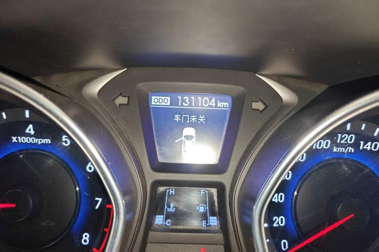 Used Hyundai Elantra (5th Generation / Langdong) 2015 1.6L Manual Leading Model Odometer Close Up