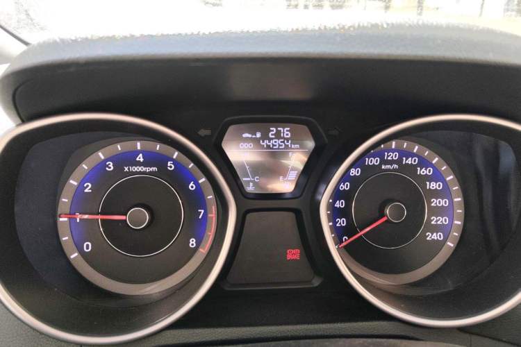 Used Hyundai Elantra (5th Generation / Langdong) 2015 1.6L Manual Fashion Edition Odometer Close Up