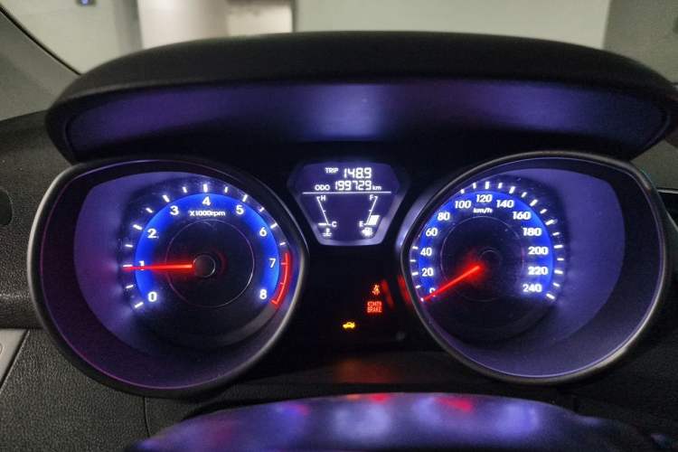 Used Hyundai Elantra (5th Generation / Langdong) 2015 1.6L Manual Fashion Edition Odometer Close Up