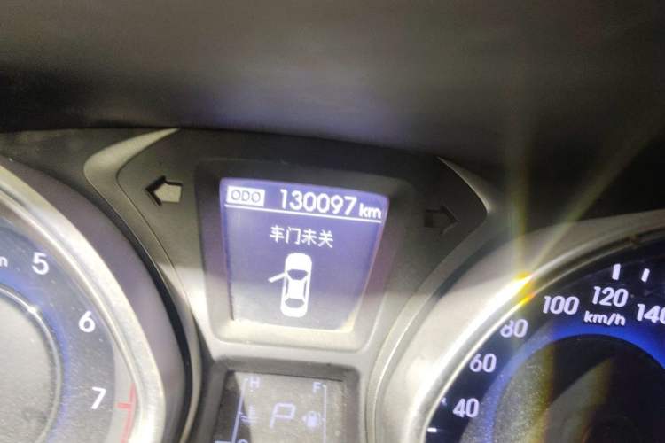 Used Hyundai Elantra (5th Generation / Langdong) 2015 1.6L Automatic Leading Model Odometer Close Up