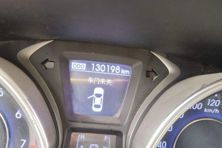Used Hyundai Elantra (5th Generation / Langdong) 2015 1.6L Automatic Leading Model Odometer Close Up