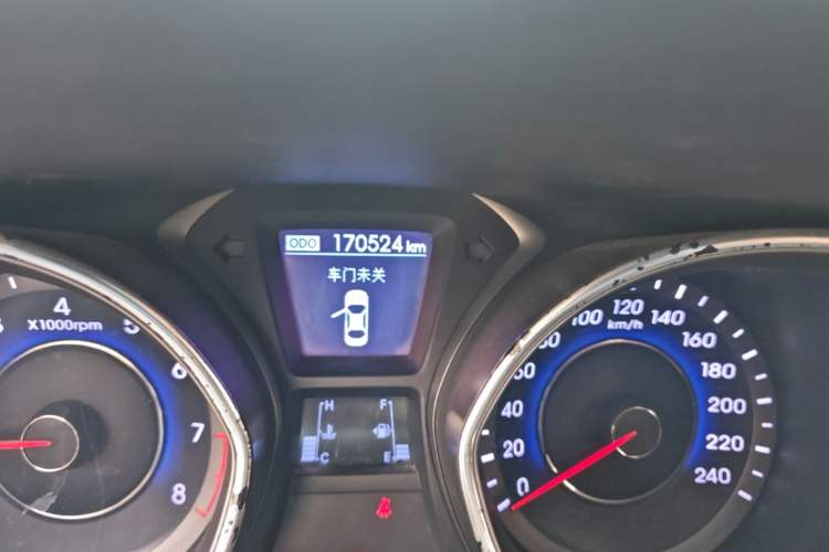Used Hyundai Elantra (5th Generation / Langdong) 2015 1.6L Manual Leading Model Odometer Close Up