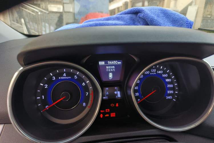 Used Hyundai Elantra (5th Generation / Langdong) 2015 1.6L Manual Leading Model Odometer Close Up
