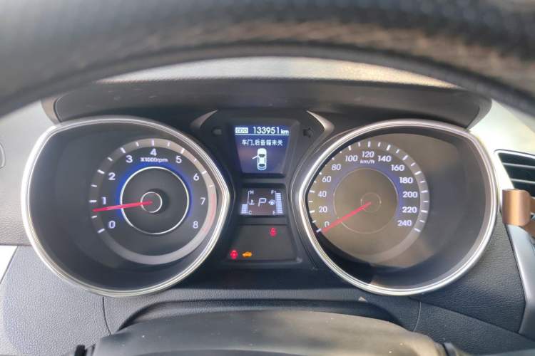 Used Hyundai Elantra (5th Generation / Langdong) 2015 1.6L Automatic Luxury Model Odometer Close Up