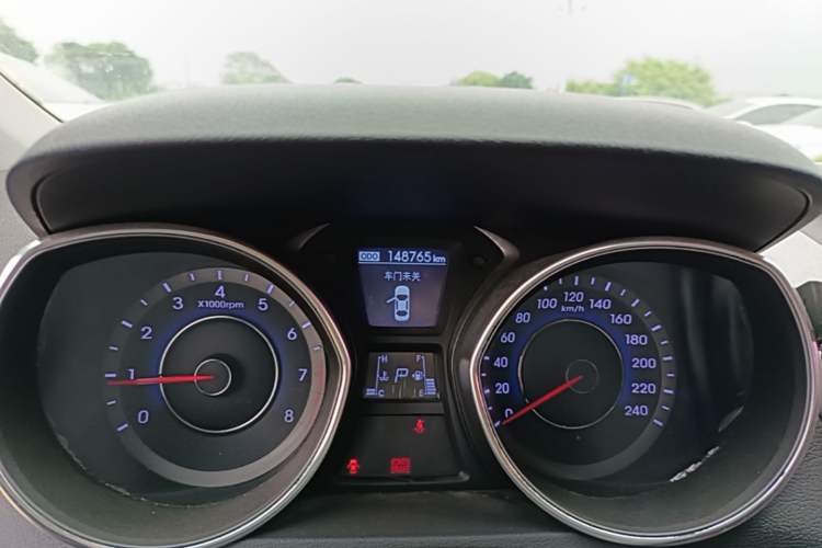 Used Hyundai Elantra (5th Generation / Langdong) 2015 1.6L Automatic Leading Model Odometer Close Up