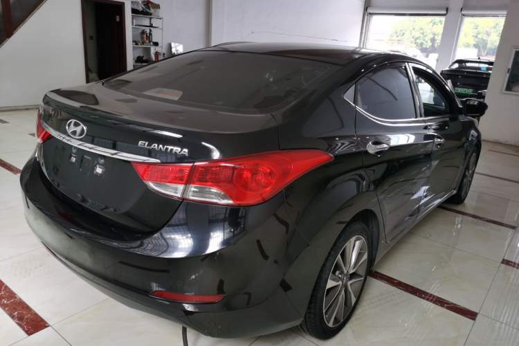 Used Hyundai Elantra (5th Generation / Langdong) 2015 1.6L Automatic Leading Model Rear Right 45 Deg