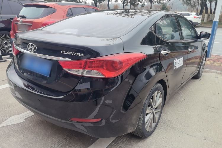 Used Hyundai Elantra (5th Generation / Langdong) 2015 1.6L Automatic Leading Model Rear Right 45 Deg