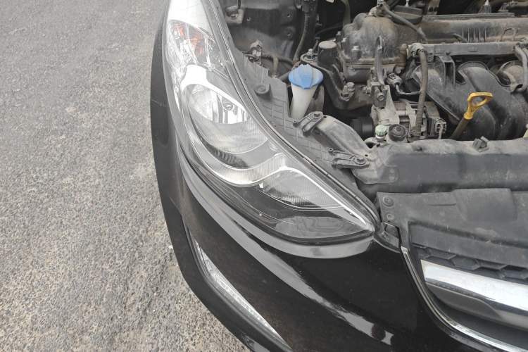 Used Hyundai Elantra (5th Generation / Langdong) 2015 1.6L Automatic Luxury Model Right Front Headlight