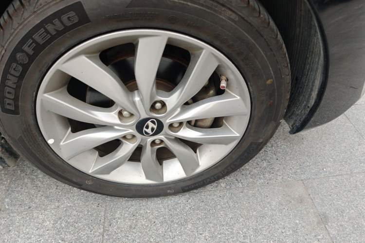 Used Hyundai Elantra (5th Generation / Langdong) 2015 1.6L Manual Leading Model Right Front Wheel Hub