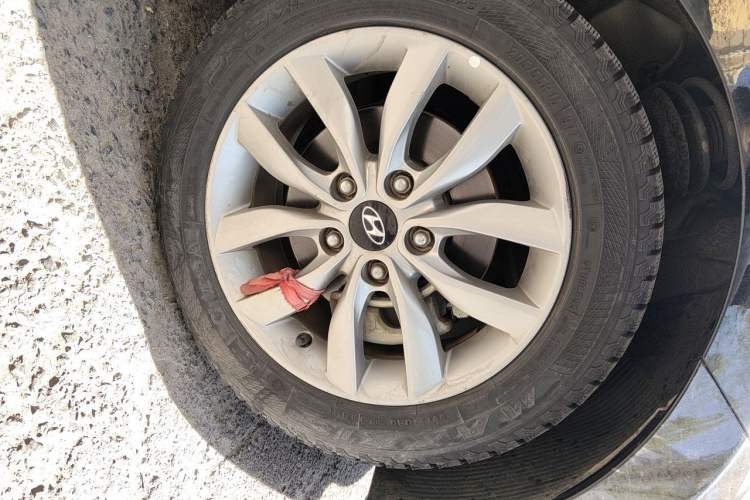 Used Hyundai Elantra (5th Generation / Langdong) 2015 1.6L Manual Fashion Edition Right Front Wheel Hub