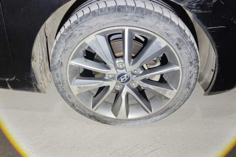 Used Hyundai Elantra (5th Generation / Langdong) 2015 1.6L Automatic Leading Model Right Front Wheel Hub
