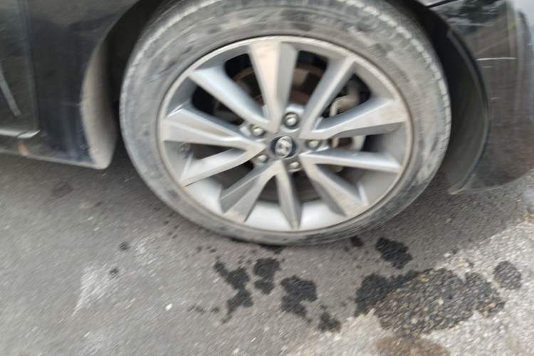 Used Hyundai Elantra (5th Generation / Langdong) 2015 1.6L Automatic Leading Model Right Front Wheel Hub