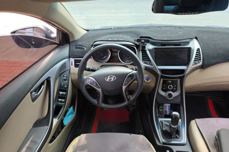 Used Hyundai Elantra (5th Generation / Langdong) 2015 1.6L Manual Leading Model Steering Wheel