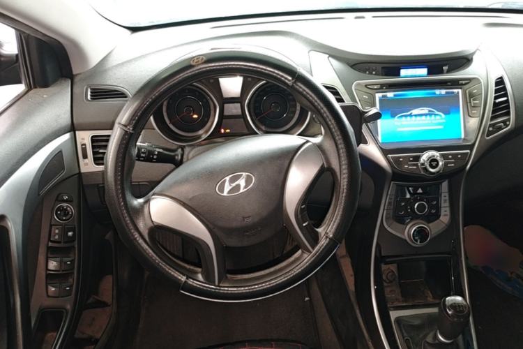 Used Hyundai Elantra (5th Generation / Langdong) 2015 1.6L Manual Leading Model Steering Wheel
