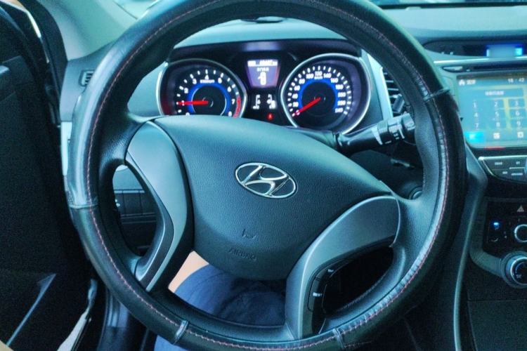 Used Hyundai Elantra (5th Generation / Langdong) 2015 1.6L Manual Leading Model Steering Wheel