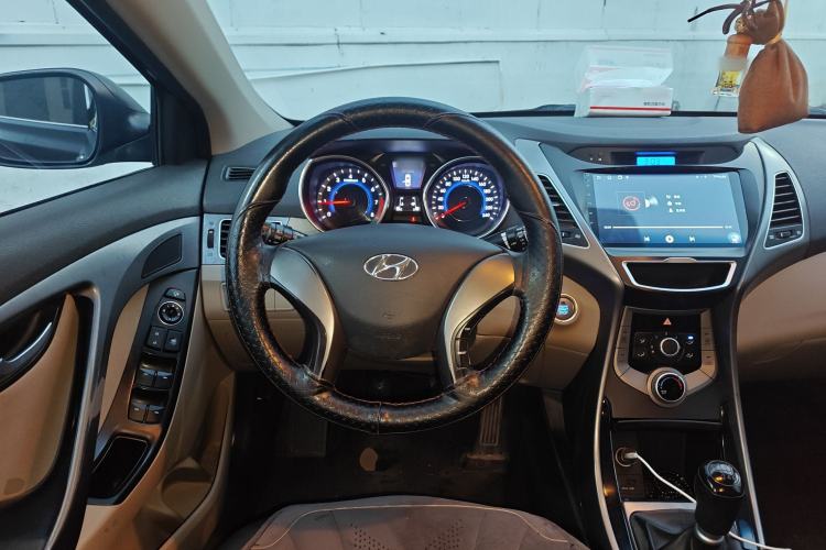 Used Hyundai Elantra (5th Generation / Langdong) 2015 1.6L Manual Leading Model Steering Wheel
