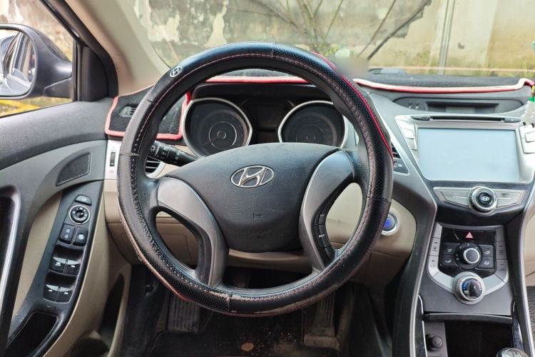 Used Hyundai Elantra (5th Generation / Langdong) 2015 1.6L Manual Leading Model Steering Wheel