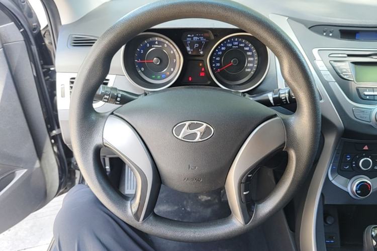 Used Hyundai Elantra (5th Generation / Langdong) 2015 1.6L Automatic Fashion Model Steering Wheel