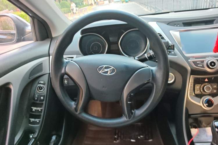 Used Hyundai Elantra (5th Generation / Langdong) 2015 1.6L Automatic Leading Model Steering Wheel