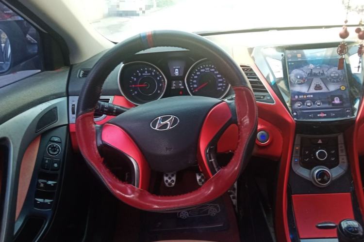 Used Hyundai Elantra (5th Generation / Langdong) 2015 1.6L Manual Leading Model Steering Wheel