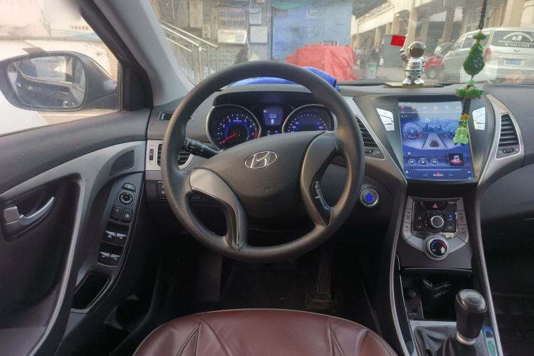 Used Hyundai Elantra (5th Generation / Langdong) 2015 1.6L Manual Leading Model Steering Wheel
