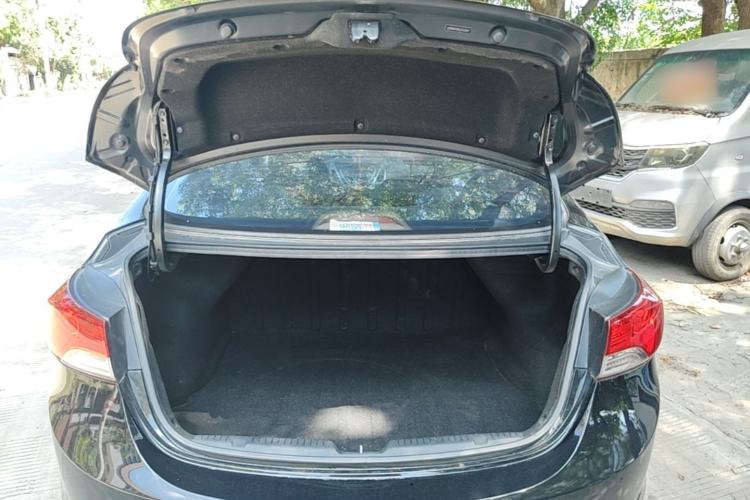 Used Hyundai Elantra (5th Generation / Langdong) 2015 1.6L Automatic Fashion Model Trunk