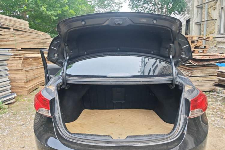Used Hyundai Elantra (5th Generation / Langdong) 2015 1.6L Manual Leading Model Trunk
