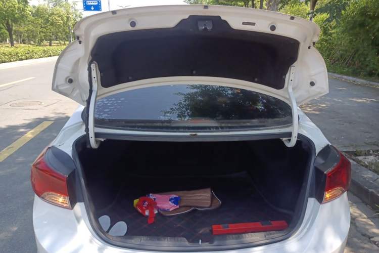 Used Hyundai Elantra (5th Generation / Langdong) 2015 1.6L Manual Leading Model Trunk