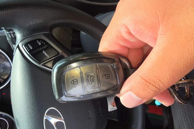 Used Hyundai Elantra (5th Generation / Langdong) 2015 1.6L Manual Leading Model Vehicle Key