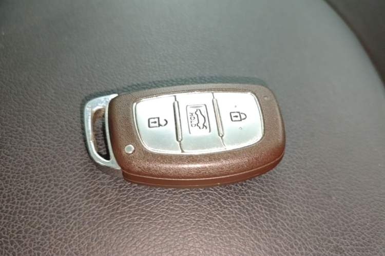 Used Hyundai Elantra (5th Generation / Langdong) 2015 1.6L Manual Leading Model Vehicle Key