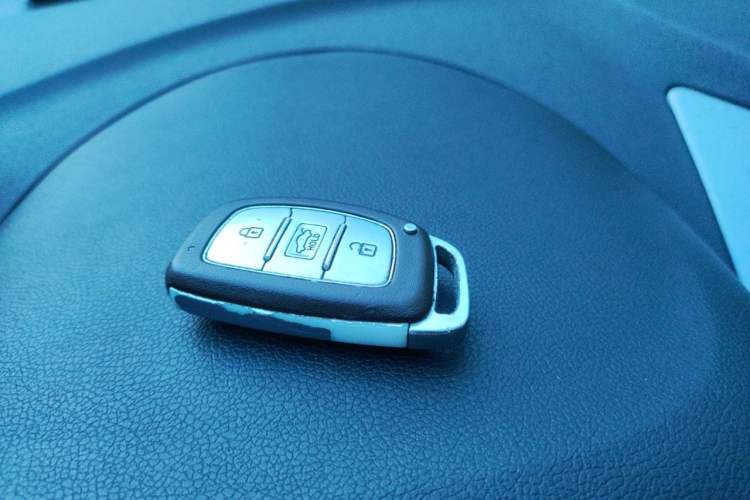 Used Hyundai Elantra (5th Generation / Langdong) 2015 1.6L Manual Leading Model Vehicle Key