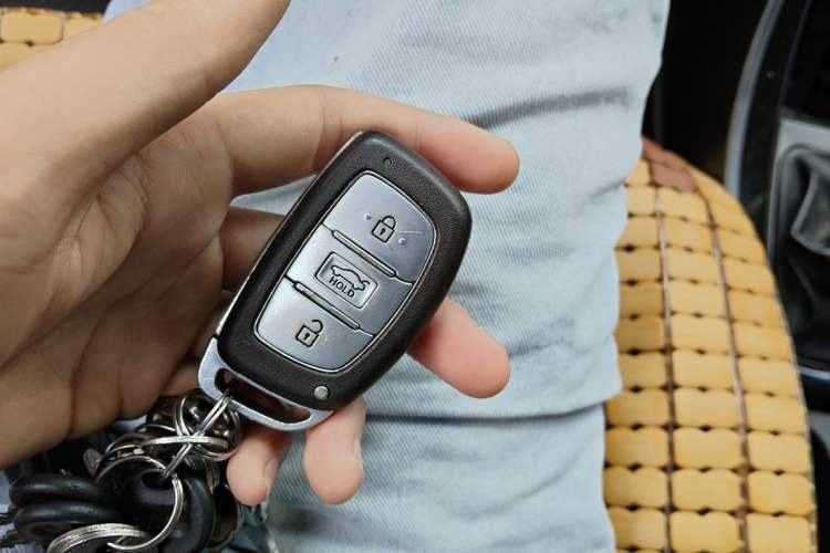 Used Hyundai Elantra (5th Generation / Langdong) 2015 1.6L Manual Leading Model Vehicle Key