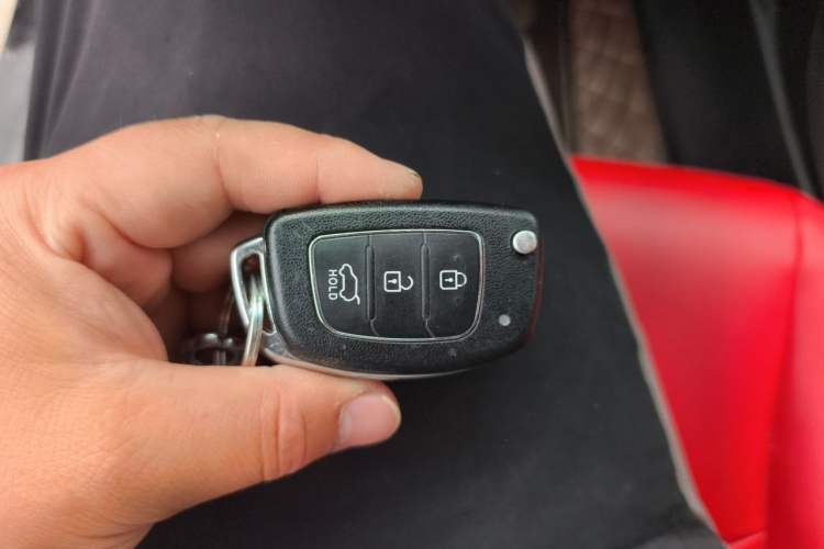 Used Hyundai Elantra (5th Generation / Langdong) 2015 1.6L Automatic Fashion Model Vehicle Key