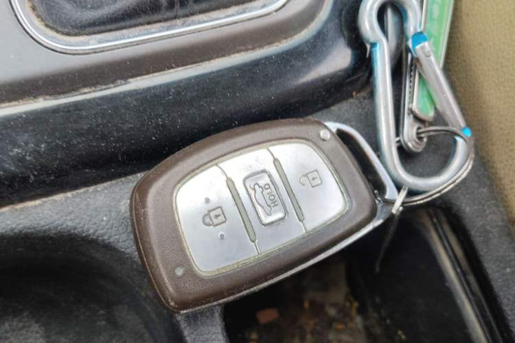 Used Hyundai Elantra (5th Generation / Langdong) 2015 1.6L Automatic Leading Model Vehicle Key