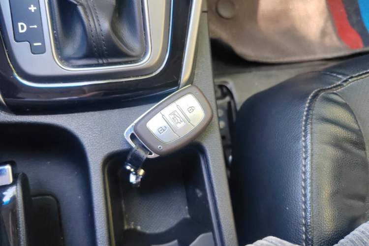 Used Hyundai Elantra (5th Generation / Langdong) 2015 1.6L Automatic Luxury Model Vehicle Key