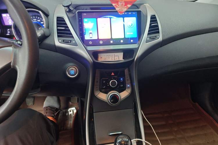 Used Hyundai Elantra (5th Generation / Langdong) 2015 1.6L Manual Leading Model Audio And AC Panel