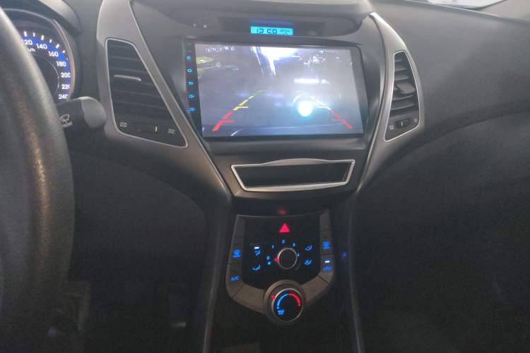 Used Hyundai Elantra (5th Generation / Langdong) 2015 1.6L Automatic Fashion Model Audio And AC Panel