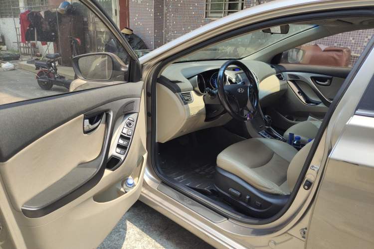 Used Hyundai Elantra (5th Generation / Langdong) 2015 1.6L Automatic Luxury Model Driver Seat