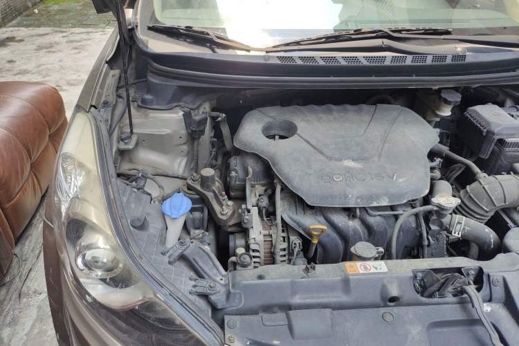 Used Hyundai Elantra (5th Generation / Langdong) 2015 1.6L Automatic Luxury Model Engine Bay Right