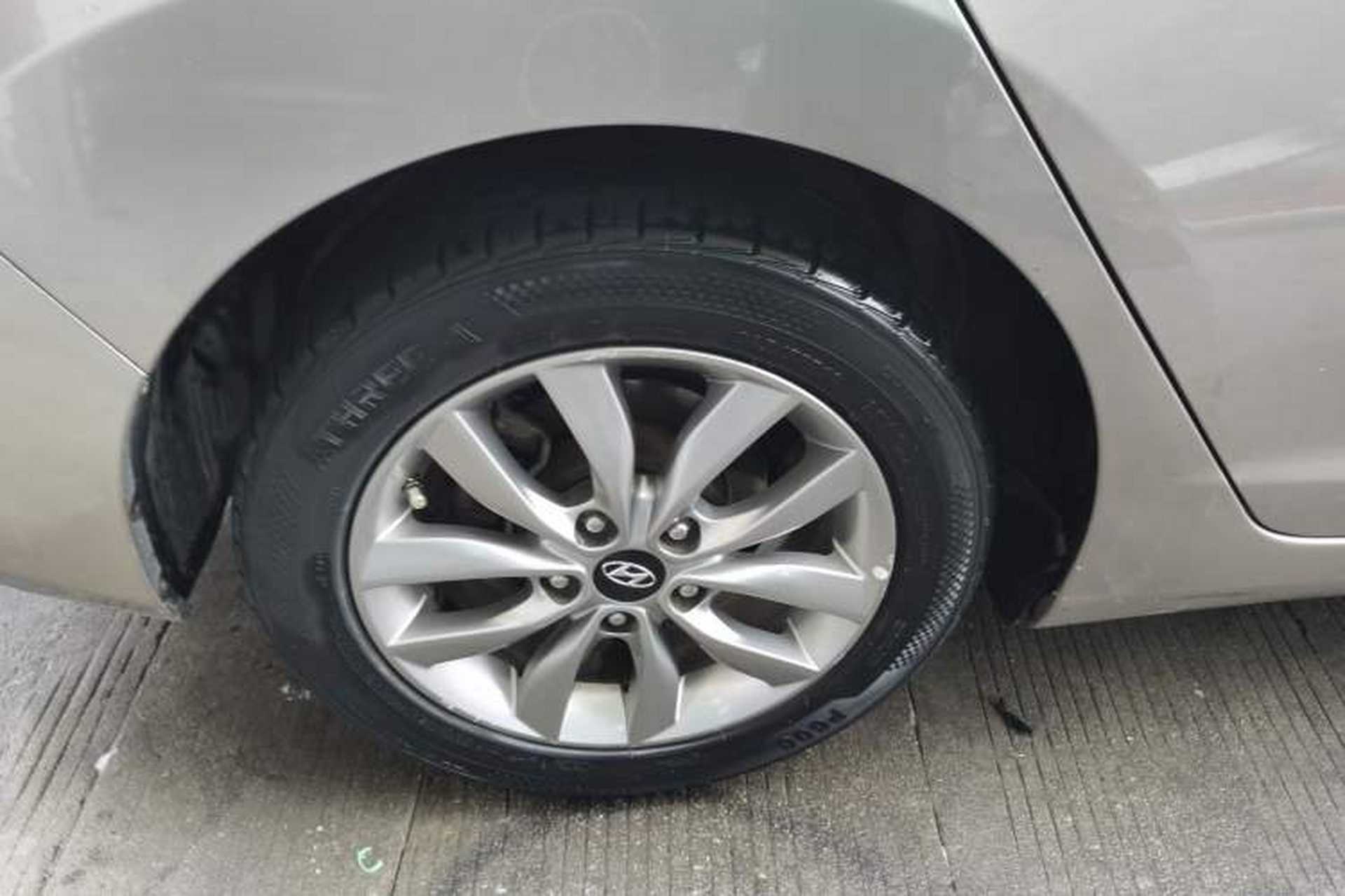 Used Hyundai Elantra (5th Generation / Langdong) 2015 1.6L Automatic Fashion Model Exterior 5