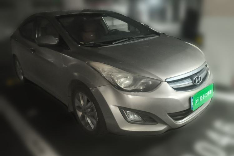 Used Hyundai Elantra (5th Generation / Langdong) 2015 1.6L Automatic Fashion Model Front Right 45 Deg