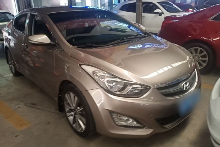 Used Hyundai Elantra (5th Generation / Langdong) 2015 1.6L Automatic Leading Model Front Right 45 Deg