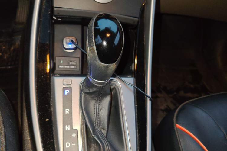 Used Hyundai Elantra (5th Generation / Langdong) 2015 1.6L Automatic Leading Model Gear Lever