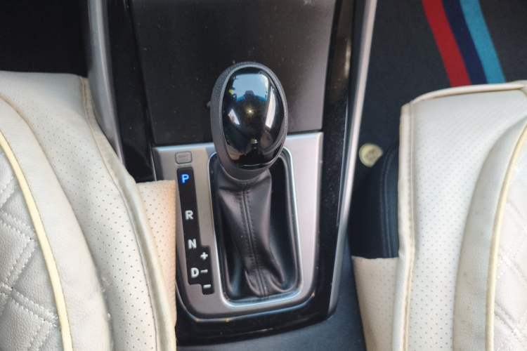 Used Hyundai Elantra (5th Generation / Langdong) 2015 1.6L Automatic Leading Model Gear Lever