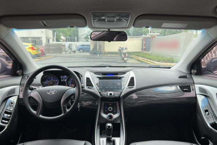 Used Hyundai Elantra (5th Generation / Langdong) 2015 1.6L Automatic Fashion Model Interior 1