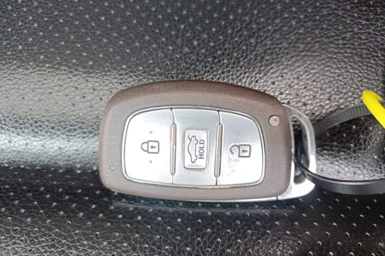 Used Hyundai Elantra (5th Generation / Langdong) 2015 1.6L Automatic Leading Model Interior 1