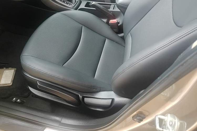 Used Hyundai Elantra (5th Generation / Langdong) 2015 1.6L Automatic Fashion Model Left Front Seat